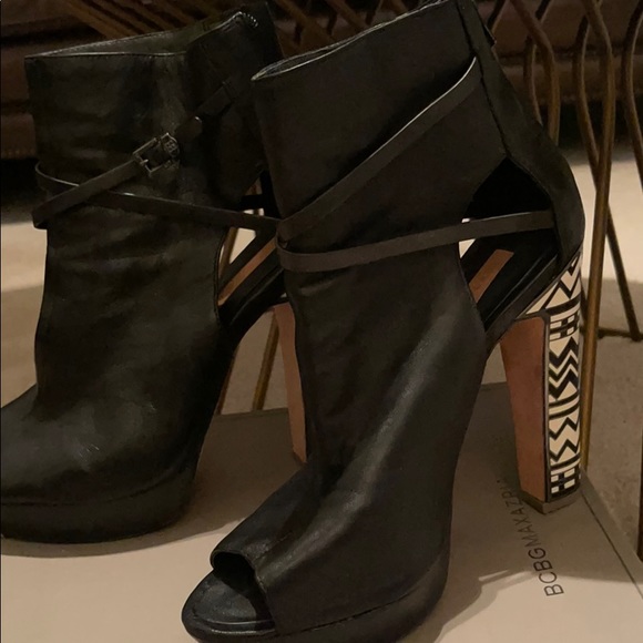 BCBGMaxAzria Heels - Picture 7 of 10